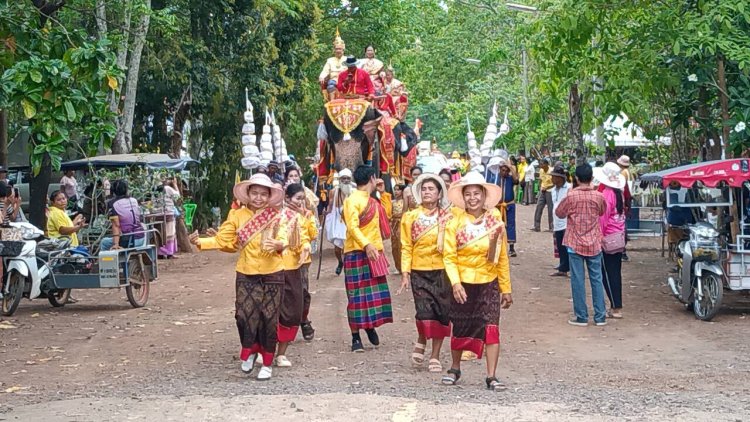 สืบสานบุญ กินข้าวปุ้น เอาบุญผะเหวด ฟังเทศน์มหาชาติ สุดยิ่งใหญ่