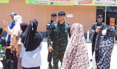 ผบ.ฉก.นราธิวาส ร่วมกับ 3 ฝ่ายลงพื้นที่เยี่ยมให้กำลังใจผู้ได้รับผลกระทบเหตุไฟใต้ที่จะแนะ