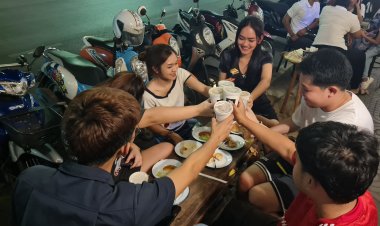 ร้านติ๋มนมสด ขนมปังปิ้งเตาถ่านหอมกรุ่นจุดเช็คอินทุกกลุ่มวัย ใกล้ย่าโมโคราช