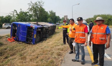 ระทึก!รถบัสกองเชียร์นครปฐม ยูไนเต็ด พลิกคว่ำบนทล.117 เจ็บ 19 ราย