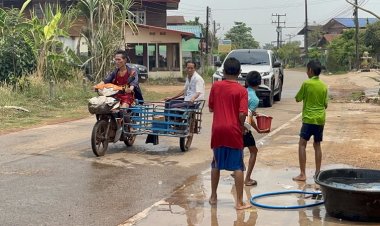 หนองคายร้อนระอุทะลุ 40 องศาฯ เด็กในหลายพื้นที่สาดน้ำเล่นสงกรานต์กันแล้ว