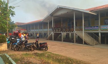 ระทึก!อากาศร้อนจัดไฟป่าลามเข้าโรงเรียนเทศบาลกบินทร์บุรีโชคดีดับทัน