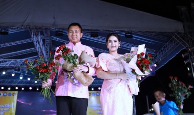 ชลบุรีจัดใหญ่เดินแบบผ้าไทยกว่า 400 คน สืบสานพระราชดำริ โครงการผ้าไทยใส่ให้สนุก