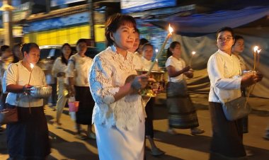 “แห่ข้าวพันก้อน ”  มนต์เสน่ห์ประเพณีเก่าแก่เมืองด่านซ้าย จ.เลย