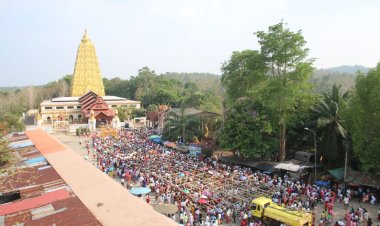  ประเพณีแห่งศรัทธา สงกรานต์ชาวมอญสังขละบุรี สรงน้ำพระผ่านรางไผ่ยาว 50 เมตร