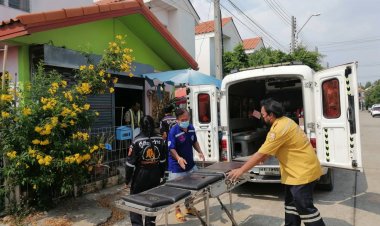 อากาศร้อนจัดเปิดพัดลม 2 ตัวยังต้านไม่ไหว คุณยายวัย 72 ช็อคดับคาบ้านพัก