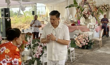 พ่อเลี้ยงหล้า ทำบุญ สืบชะตาหลวง  ฉลองสีริอายุวัฒนะ 90  ปี  ให้ "คุณแม่ยอดคำ ตาสะหลี"