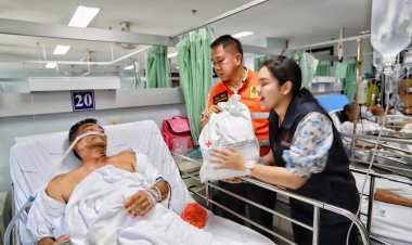 ผู้ว่าฯชลบุรี รุดเยี่ยมเหยื่อสารแอมโมเนียโรงน้ำแข็งบางละมุงรั่วไหลยอดพุ่ง 155 ราย