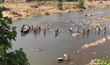 ผู้อพยพชาวเมียนมาหนีภัยสงครามทะลักเข้าชายแดนไทยแม่สอดไม่หยุด