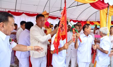 พ่อเมืองชลบุรีร่วมเปิดโรงเจแสงธรรมบูรพา เคาะประตูสวรรค์สักการะ “กิ้วอ๊วงฮุกโจ้ว”