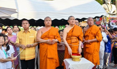 ยิ่งใหญ่สมเด็จธงชัยพร้อมพ่อเมืองชลบุรีร่วมยกช่อฟ้าวัดเขาบางพระสืบทอดพระพุทธศาสนา