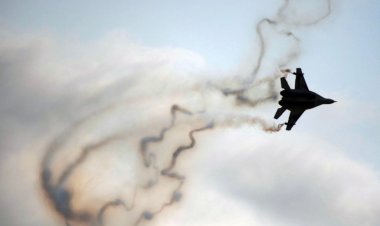 ทัพเมียนมาทิ้งบอมบ์กว่า 150 ลูก ถล่มหนักใกล้สะพานมิตรภาพ หลัง KNU ยึดเมียวดี