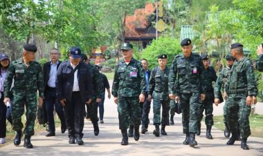 ผบ.ทบ. ลงพื้นที่ ชายแดนแม่สอด ติดตามสถานการณ์บริเวณชายแดนไทย-เมียนมา