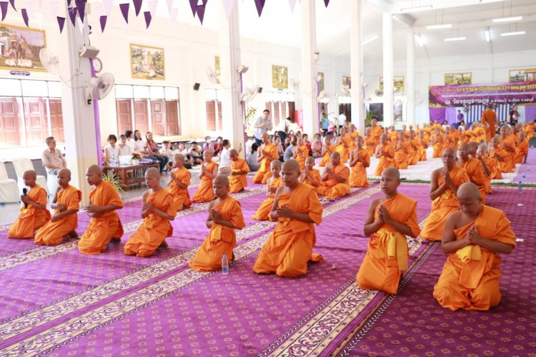ชลบุรีจัดพิธีบรรพชาสามเณรภาคฤดูร้อน เฉลิมพระเกียรติฯ กรมสมเด็จพระเทพฯ