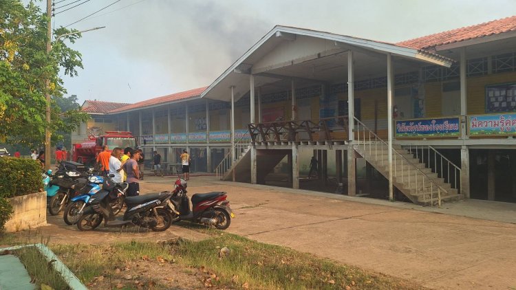 ระทึก!อากาศร้อนจัดไฟป่าลามเข้าโรงเรียนเทศบาลกบินทร์บุรีโชคดีดับทัน