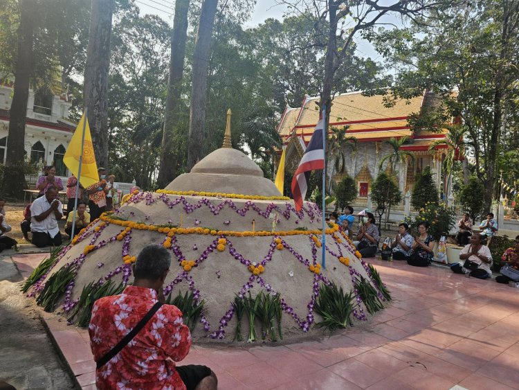 ชาวปราจีนฯแห่ฉลองพระเจดีย์ทรายแน่นวัดโคกมะกอกสืบทอดประเพณีมานานกว่า 100 ปี