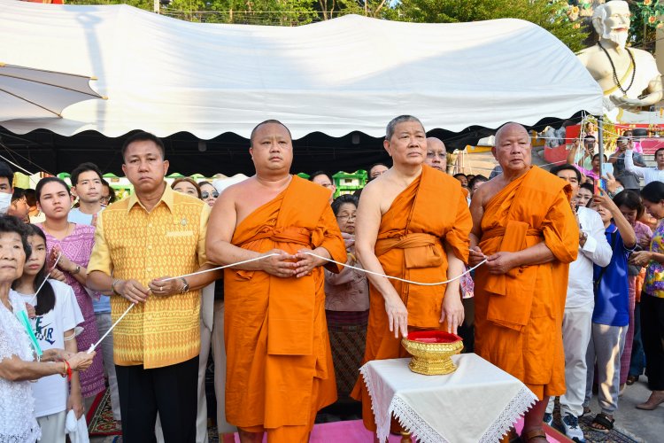 ยิ่งใหญ่สมเด็จธงชัยพร้อมพ่อเมืองชลบุรีร่วมยกช่อฟ้าวัดเขาบางพระสืบทอดพระพุทธศาสนา