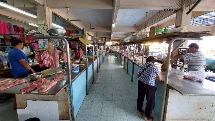 หมูแพง แผงขายปิดระนาวหนีขาดทุนเหตุลูกค้าชลอซื้อ