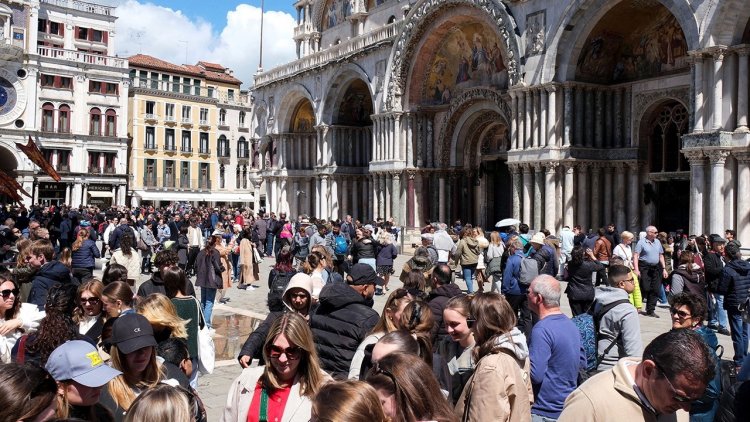 เมืองเวนิสเริ่มเก็บเงินค่าเข้าเมือง 5 ยูโร นักท่องเที่ยวอายุ 14 ปีขึ้นไป