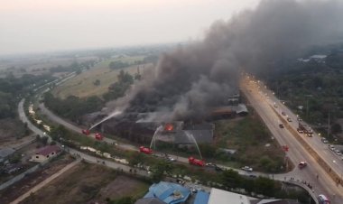 ระทึก!ไฟไหม้โกดังร้าง เก็บสารเคมีเถื่อน 4 พันตันย่านภาชี เร่งอพยพ ปชช.