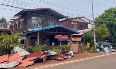 พายุฤดูร้อนถล่ม 5 อำเภอสกลนคร พังบ้านเรือน 647 หลัง ทับดับ 1