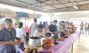 คู่แผ่นดิน จัดงานทำบุญ  100 วัน พร้อมอุทิศส่วนกุศลแด่บรรพบุรุษผู้วายชนม์