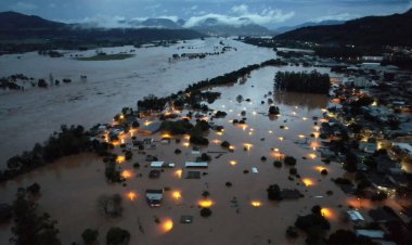 ฝนถล่มน้ำทะลักท่วมฉับพลันเมืองตอนใต้บราซิลดับแล้ว 10 ศพ