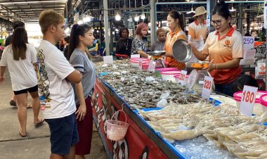 โคราชร้อนจัด แม่ค้าซีฟู้ดกุมขับ อาหารเสียง่าย ต้นทุนพุ่ง ต้องซื้อน้ำแข็งเพิ่มกว่าเดิม