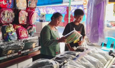 พืชเศรษฐกิจตกต่ำ กำลังซื้อหด พ่อแม่รัดเข็มขัด ฉุดยอดขายชุดนร.ที่พังงาวูบ30%