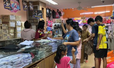 เศรษฐกิจชลบุรีคึกคักรับเปิดเทอมใหญ่ ผู้ปกครองพาลูกหลานซื้อชุดนักเรียน-อุปกรณ์การเรียน