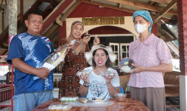 'แม่ทิพย์'เจ้าเก่าข้าวเหนียวมะม่วง ของแท้ ตำนาน 40 ปี อร่อยคู่เมืองตากใบ