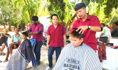 พิจิตรต้อนรับเปิดเทอมช่างตัดผมจิตอาสารวมตัวออกบริการตัดผมให้กับเด็กๆฟรี