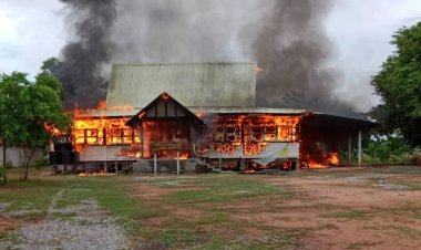 ระทึก!ไฟไหม้ศาลาการเปรียญ 100 ปี วัดหนองสะแก โคราช สูญกว่า 1.2 ล้าน
