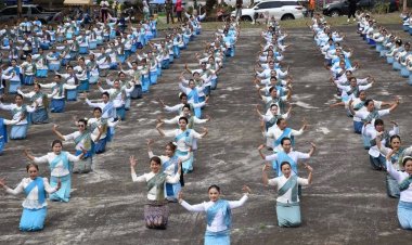 อลังการ 300 ชีวิต ฟ้อนรำบวงสรวงพญาช้าง 31 ปี งานบุญประเพณีบั้งไฟล้านเอราวัณ