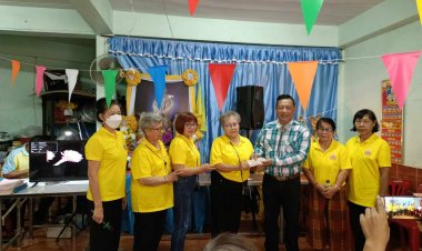 "นุ้ยส์ เมืองฉอด-หมอ ตอไม้-หนานรัตน์" ร่วมงานเลี้ยงผู้สูงอายุและทอดผ้าป่า