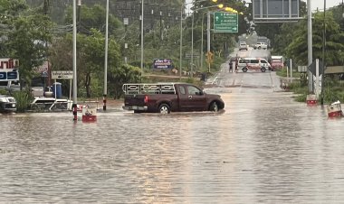 ฝนตกหนัก น้ำป่าไหลหลากท่วมท่าตะเกียบฉับพลัน หนักสุดรอบ 50 ปี