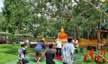 คลื่นศรัทธานับหมื่นแห่นมัสการต้นพระศรีมหาโพธิ์เนื่องวันวิสาขบูชาโลก