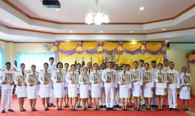 ทต.โพธิ์กระสังข์ พร้อมใจร่วม พิธีรับพระราชทานพระบรมฉายาลักษณ์ในหลวง-ราชินี