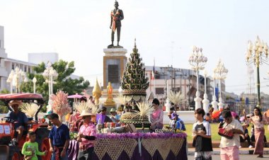 ชัยภูมิบันทึกประวัติศาสตร์ในรอบ198ปีประเพณีแห่บายศรีใหญ่ยาวที่สุดในโลก