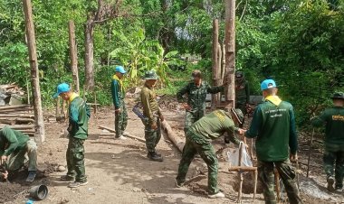 ทหาร ฉก.ราชมนู ช่วยเหลือชาวบ้านชุมชนสองแคว ทน.แม่สอด