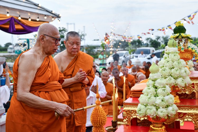 'สมเด็จธงชัย' ประธานพิธีสมโภชใหญ่ 'พระแท่นวัชรอาสน์' จำลอง ถวายเป็นพระราชกุศล