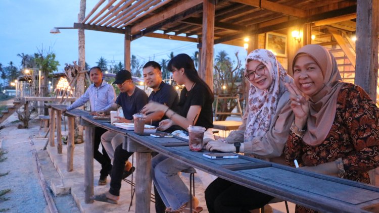 Idyllic House café ชมวิวหลักล้าน อาหารหลักร้อย ริมทะเลบ้านทอนนราธิวาส