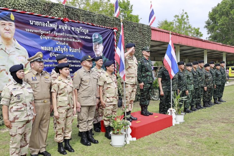 ผู้ว่าฯ นราธิวาส ต้อนรับมท.1และคณะลงพื้นที่เยี่ยมอส.-ตร.ชายแดนใต้