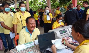 เกษตรกรอุทัยธานีแห่ขึ้นทะเบียนหวั่นถูกตัดสิทธิช่วยเหลือจากภาครัฐ