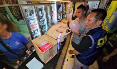 ตำรวจลุยกวาดล้างรอบ 2 ร้านจำหน่ายลูกโป่งก๊าซหัวเราะย่านข้าวสาร