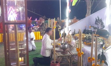 ชาวมุกดาหารแห่ร่วมพิธี บวงสรวง "องค์ปู่ องค์ย่า พญานาค" เพื่อเสริมสิริมงคล-บุญบารมี