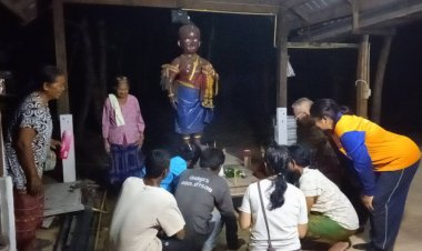 ชาวบ้านอุทัยธานีแห่ขอเลข 2 ชั้น หัวค่ำเชื่อขลัง ได้ 2 ที่ เสี่ยงดวง
