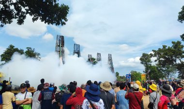 'จิราพร'รมต.ประจำสำนักนายกฯร่วมชมอลังการประเพณีบุญบั้งไฟพนมไพร