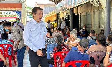 'วชิรเชษฐ์'นายกทต.เทพารักษ์-'ชาตรี' รองนายกทต.เทพารักษ์ ลงพื้นที่เยี่ยมปชช.ฉีดวัคซีนไข้หวัด