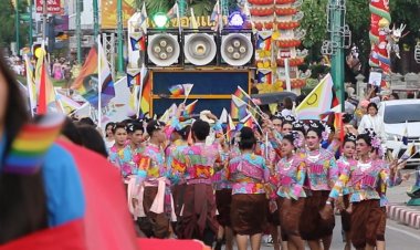 ขบวนพาเหรดอีสานไพรด์ที่ขอนแก่นสุดยิ่งใหญ่